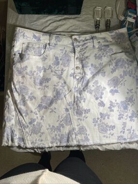 Seven Button-Front White Mini Skirt with Lilac Floral Print